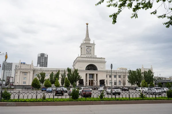 Sebuah stasiun kereta api di Volgograd di Rusia. Hari Berawan 26 Mei 2021 — Stok Foto