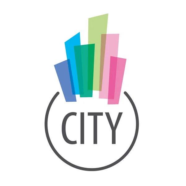 Векторный логотип многоцветных домов в городе — стоковый вектор