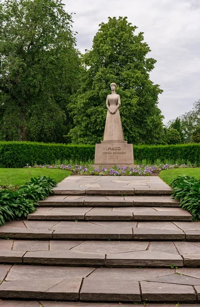 Oslo Noruega Junho 2019 Monumento Rainha Maud Perto Residência Real — Fotografia de Stock