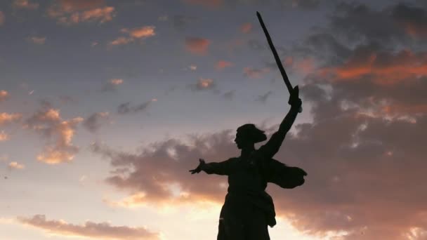 Volgograd Russia August 2017 Motherland Calls Reflected Water Sunset Panaramic — Stock Video