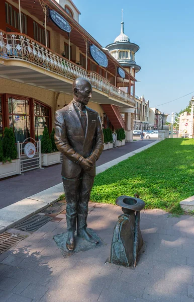 Pyatigorsk Russia September 2021 Monument Kisa Vorobyaninov Naer Flower Garden — Stock Photo, Image