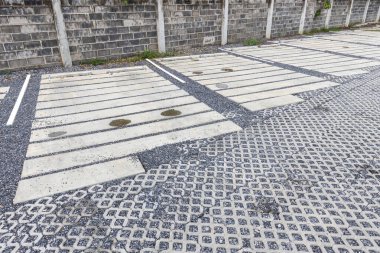 Kamu parkında park alanı. Otoparktaki Boş Alan 