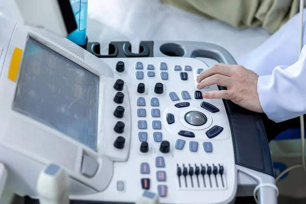 Doctor Hand Ultrasound Scanner Control Panel Ultrasound Machine Doctor Hand — Stock Photo, Image