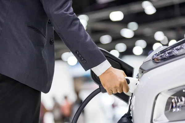 Hand Holding Electric Car Charger Electric Vehicle Charging Station Charger — Stock Photo, Image