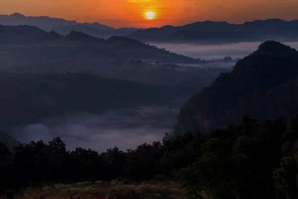 Ранок Сонця Оранжеве Небо Над Горами Сутінковий Фон Неба Барвисте — стокове фото