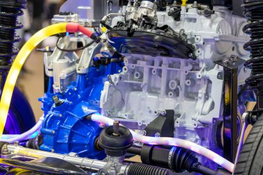 Araba tamir servisi için motor. 