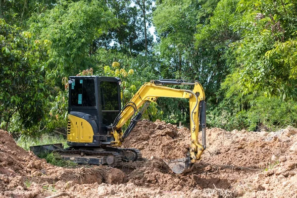 Excavator Digs Soil Digger Loading Trucks Soil Excavator Working Earthmoving — Stock Photo, Image