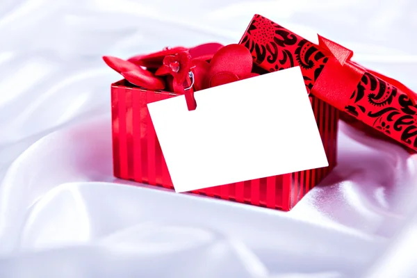 Caja de regalo con su texto — Foto de Stock