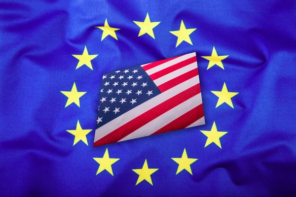 Lijst van vlaggen van de VS en de Europese Unie. Amerikaanse vlag en Eu-vlag. Vlag binnen sterren. Wereld vlag concept — Stockfoto