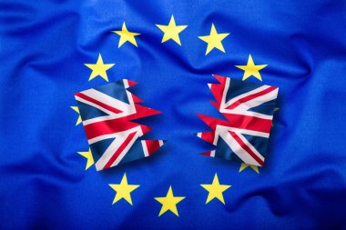 Brexit. Brexit Evet. Brexit No İngiltere ve Avrupa Birliği'nin bayrakları. İngiltere'de bayrak ve AB bayrağı. İngiliz Birliği Jack bayrak. Dış yıldız bayrak. Avrupa Birliği maçta İngiltere