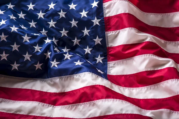 Σημαία των ΗΠΑ. Αμερικανική σημαία. Αμερικανική σημαία Ανεμος φυσά. Τέταρτη-4 Ιουλίου — Φωτογραφία Αρχείου