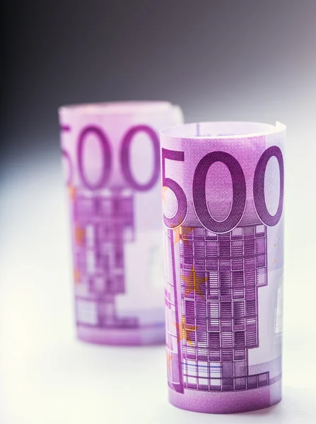 Piggy bank.Pink Piggy save и банкноты на пятьсот евро. — стоковое фото