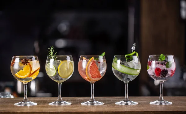 Gin Tonic Long Drink Classic Cocktail Various Forms Garnish Individual — Stock Photo, Image