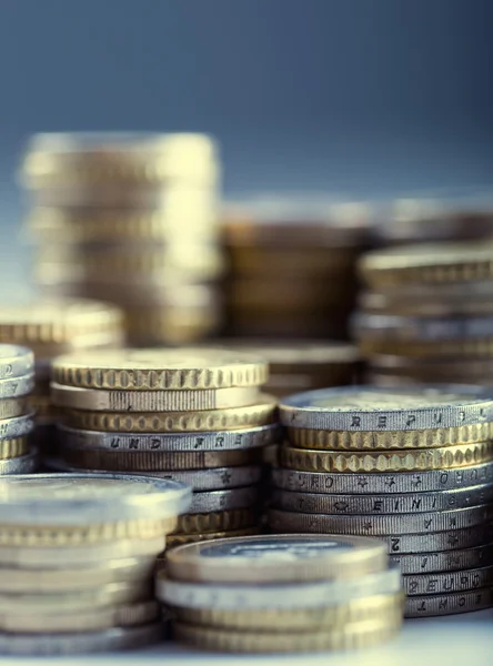 Euro coins on pile of other coins in background — Stock Photo, Image