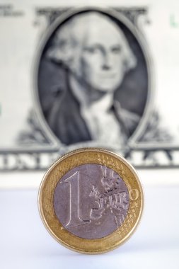 Euro dolar karşısında