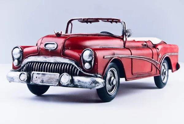 Rode oude handgemaakte auto — Stockfoto