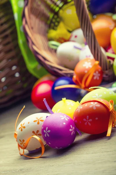 Easter cake eggs and tulips — Stock Photo, Image