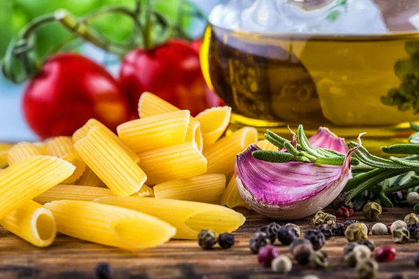 Einige Zutaten der italienischen Küche — Stockfoto