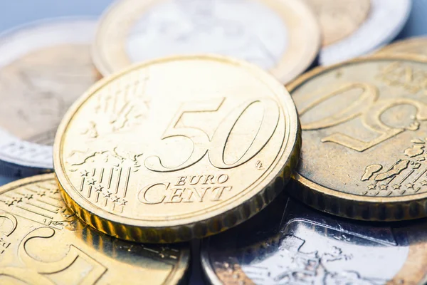 Euro money.Several euro coins and banknotes. — Stock Photo, Image