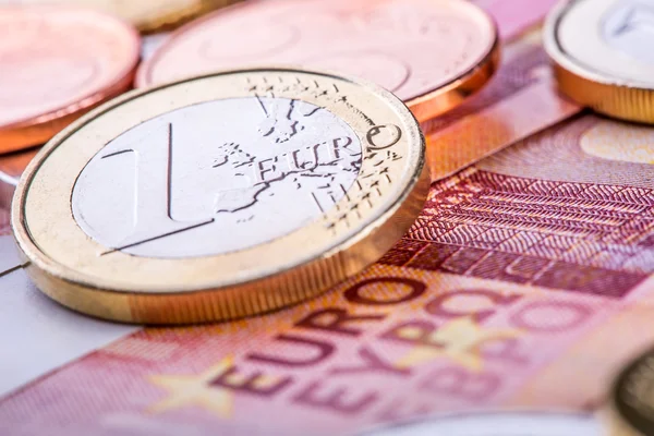 Euro. monete e banconote. denaro contante sfondo . — Foto Stock