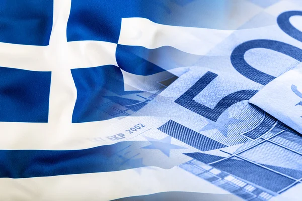 Bandera de Grecia. Dinero en euros. Moneda euro. Colorido ondeando bandera griega sobre un fondo de dinero en euros — Foto de Stock