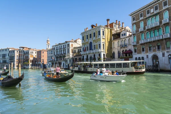 Gondola on grand canal — Stock Photo, Image