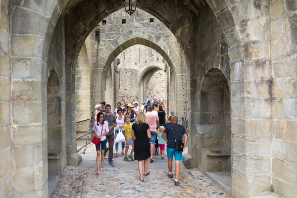 Carcassonne Frankrig August 2016 Folk Besøger Den Berømte Befæstede Middelalderby - Stock-foto