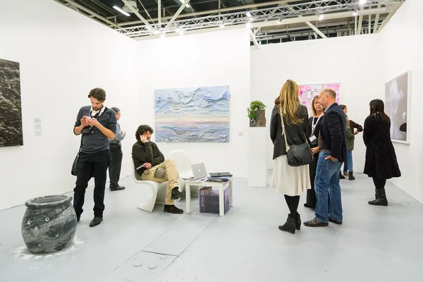 Galerie in een kunstbeurs — Stockfoto