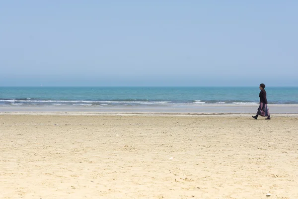 Una pareja en la playa —  Fotos de Stock