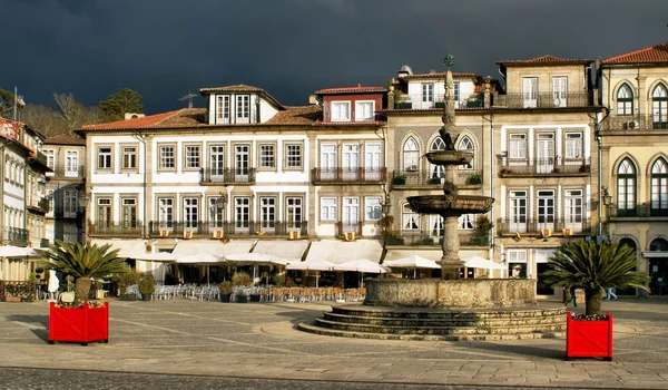 Main square Largo de Camoes with the fountain — Stock Photo, Image