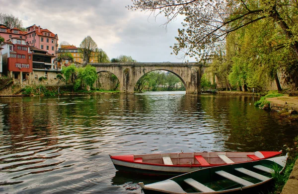 Rivier boten in Amarante — Stockfoto