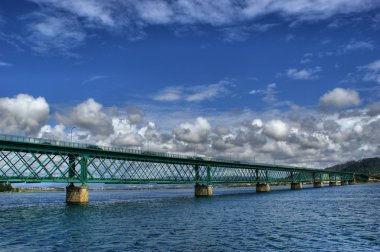 Viana do Castelo şehrindeki Lima Nehri üzerinde Eyfel köprü