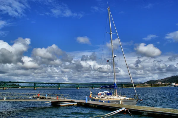 Loď v Viana Castelo marina — Stock fotografie