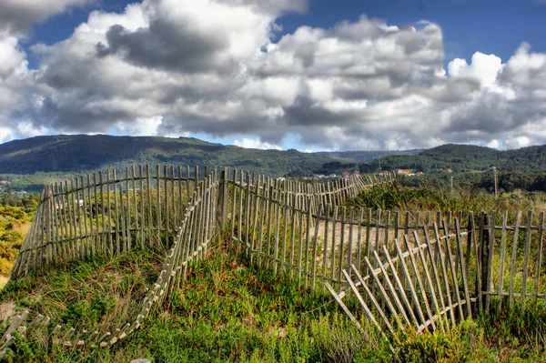 Promenade dans les dunes de sable sur la plage — Photo