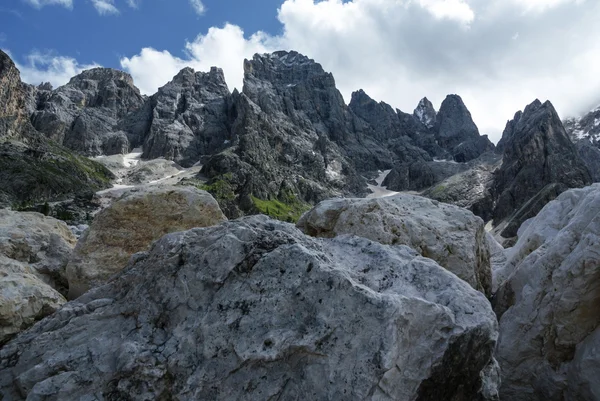 Picos robustos de la Pale di San Martino — Foto de Stock