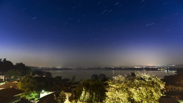 Lago Varese, trilhas de estrelas em uma noite de verão — Vídeo de Stock