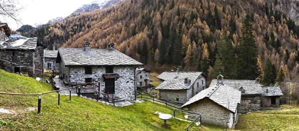 Ancient village in the mountains — Stock Photo, Image