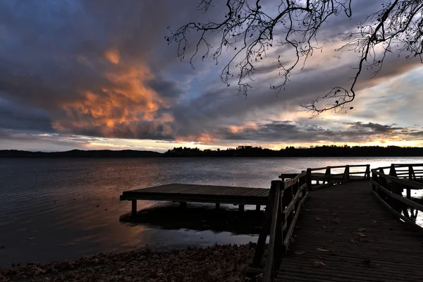 Coucher de soleil sur le lac de Varèse Photo De Stock