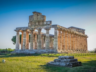 Antik Tapınağı'nda ünlü Paestum arkeolojik Site, Campania, İtalya