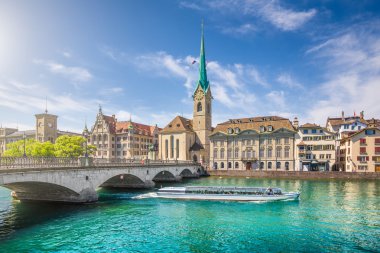 Zürih şehir tarihi ile nehir Limmat, İsviçre