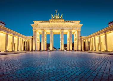 Brandenburg Kapısı alacakaranlık, Berlin, Almanya