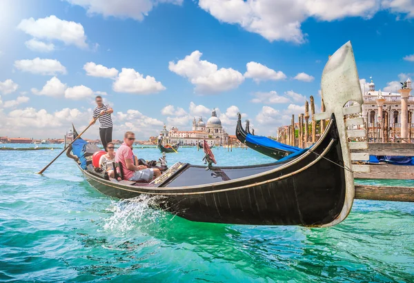 Γόνδολα στο μεγάλο κανάλι, Βενετία, Ιταλία — Φωτογραφία Αρχείου