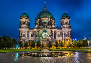 Berlin Cathedral gece, Almanya Tv Kulesi