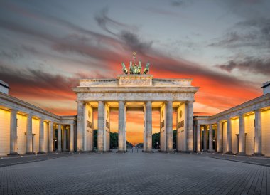 Brandenburg Kapısı, günbatımı, Berlin, Almanya