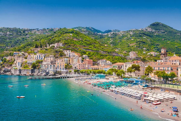 Pohled na pohlednice Minori, pobřeží Amalfi, Kampánie, Itálie — Stock fotografie