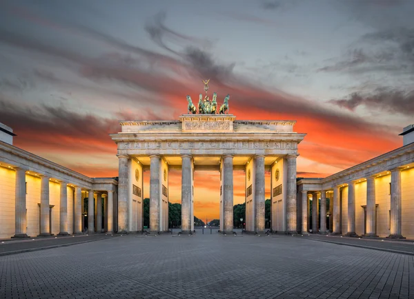 Braniborská brána při západu slunce, Berlín, Německo — Stock fotografie