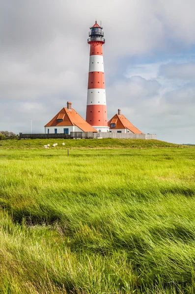 Traditioneller Leuchtturm an der Nordsee — Stockfoto
