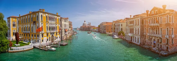 Canal Grande ile basilica di santa maria della salute, Venedik, İtalya — Stok fotoğraf