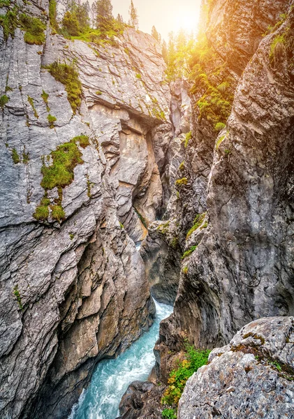 Famous mystical Rosenlaui glacier gorge (Rosenlaui Gletscherschlucht), Bernese Alps, Switzerland — Stock Photo, Image