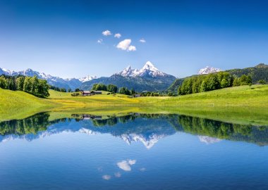 Картина, постер, плакат, фотообои "идиллический летний пейзаж с чистым горным озером в альпах
", артикул 58674555